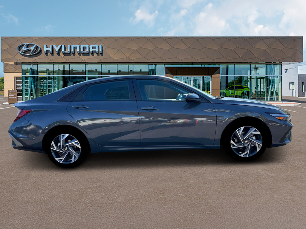 2025 Hyundai Elantra SEL Sport Image 6 of 19