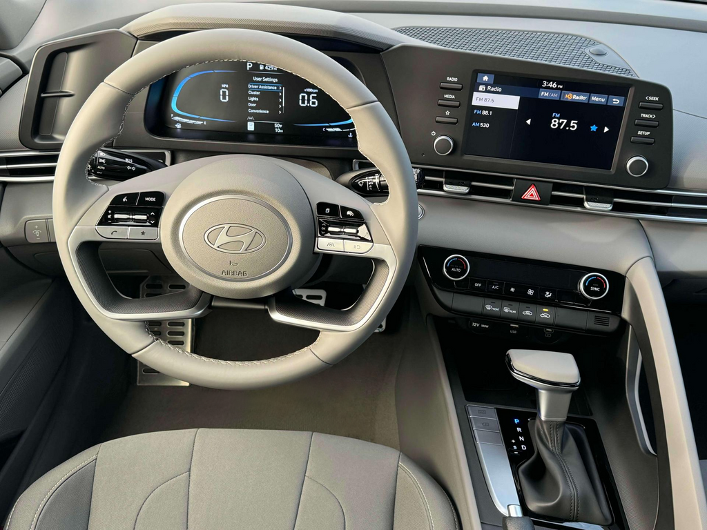 2025 Hyundai Elantra SEL Sport Image 16 of 19