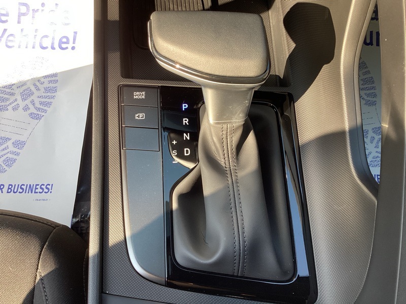 2025 Hyundai Elantra SEL Sport Image 24 of 35