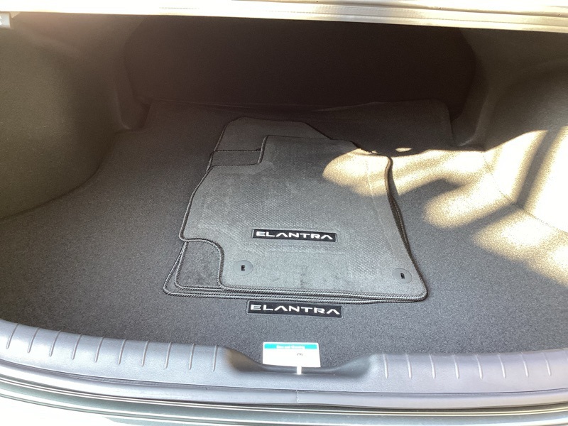 2025 Hyundai Elantra SEL Sport Image 9 of 35