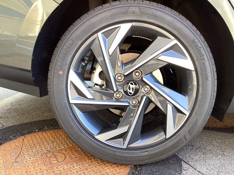 2025 Hyundai Elantra SEL Sport Image 7 of 35