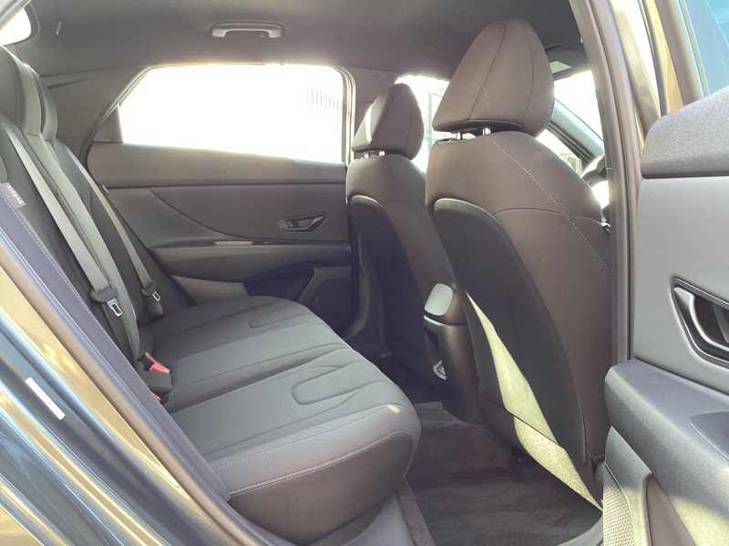 2025 Hyundai Elantra SEL Sport Image 11 of 35