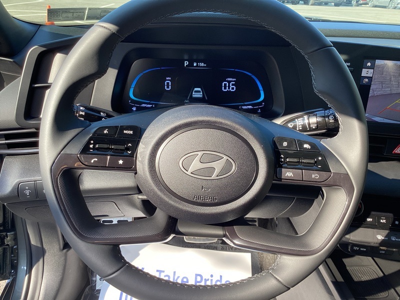 2025 Hyundai Elantra SEL Sport Image 20 of 35