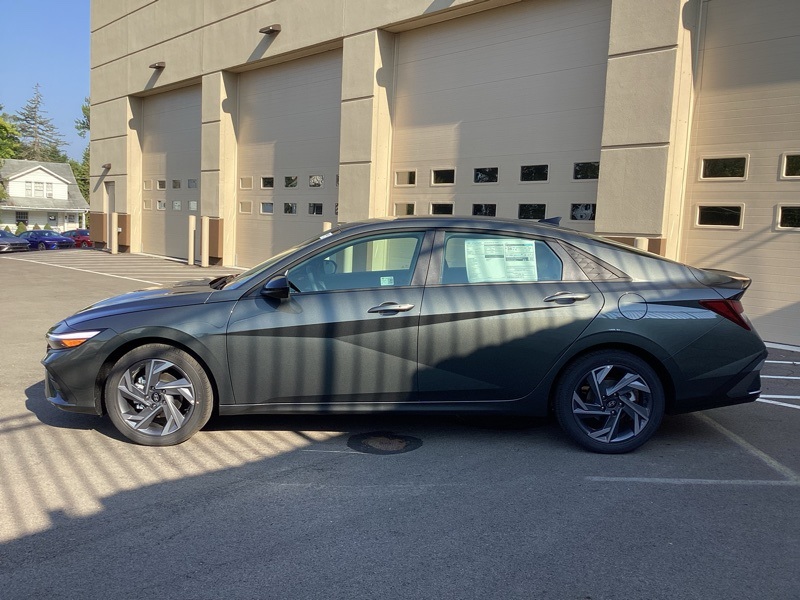 2025 Hyundai Elantra SEL Sport Image 6 of 35