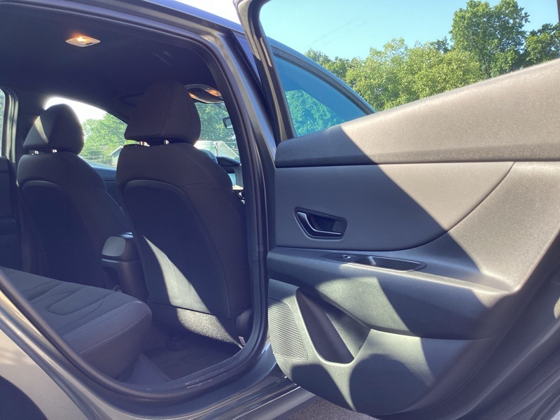 2025 Hyundai Elantra SEL Sport Image 15 of 35