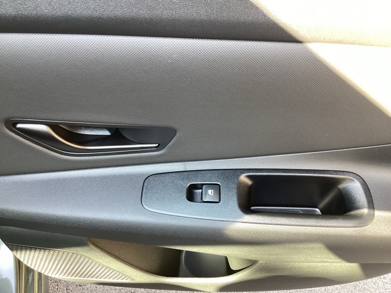 2025 Hyundai Elantra SEL Sport Image 26 of 35