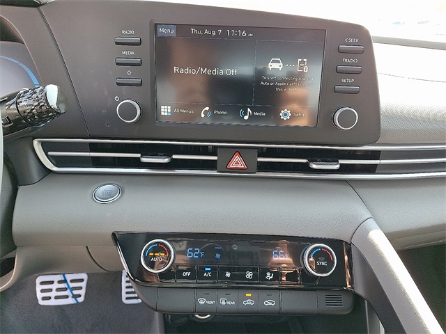 2025 Hyundai Elantra SEL Sport Image 6 of 12