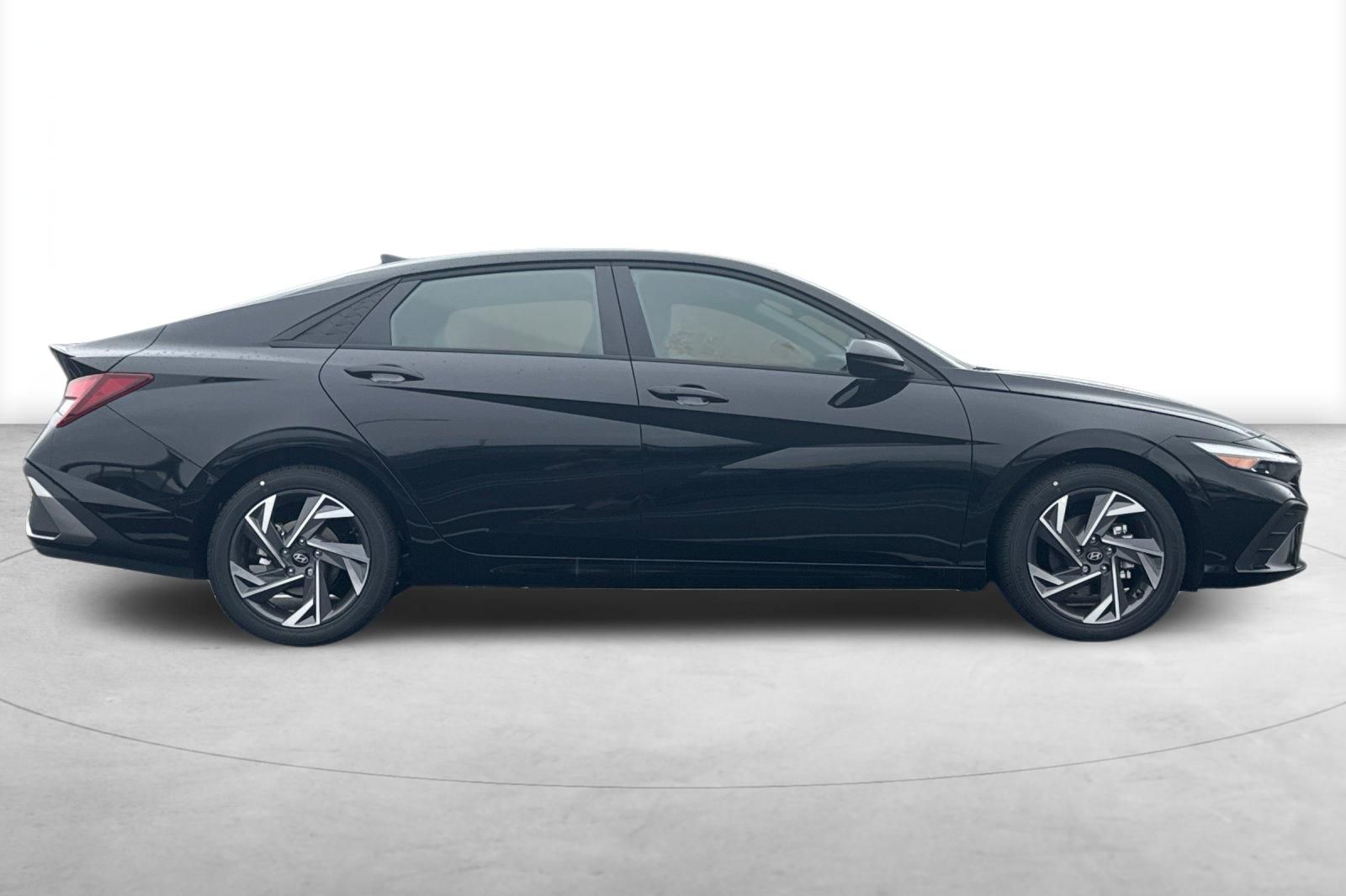 Vehicle image 5 of 31