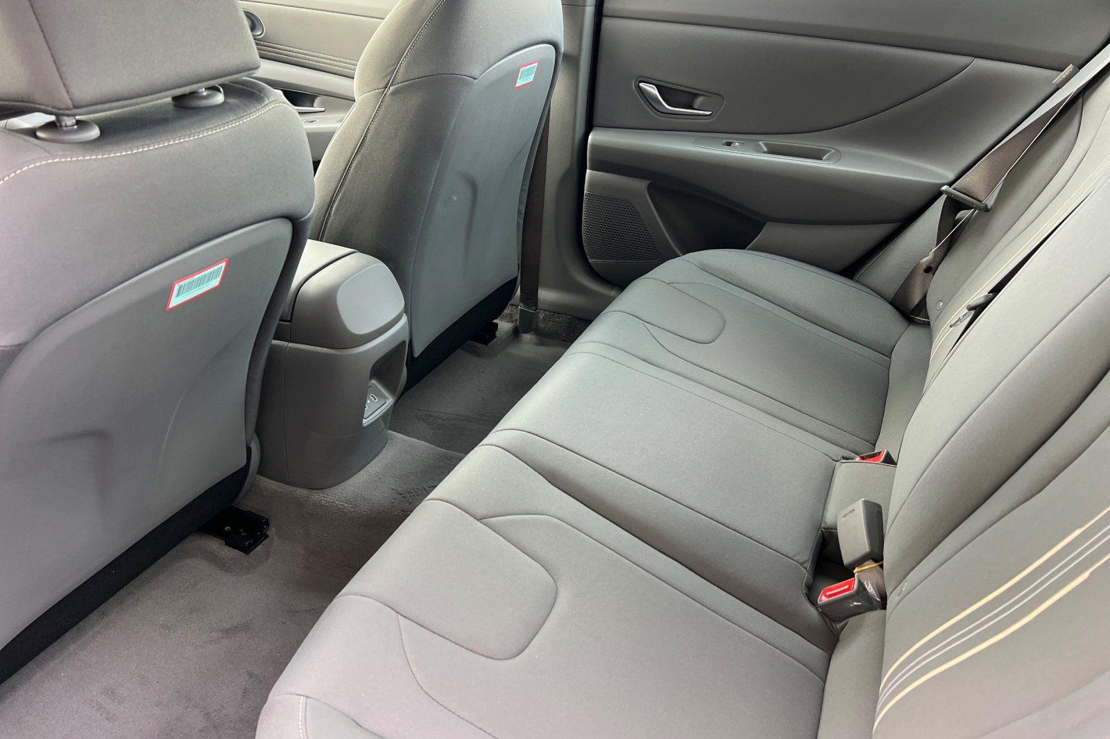 Vehicle image 14 of 31