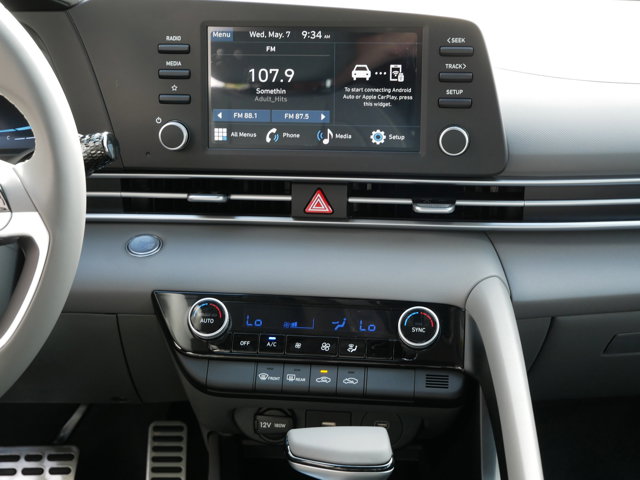 Vehicle image 14 of 22