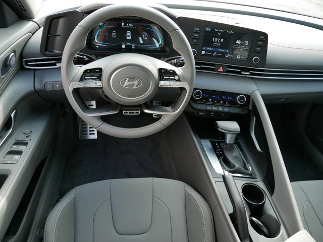 Vehicle image 12 of 22