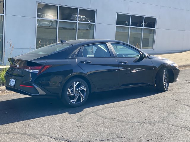 Vehicle image 5 of 22