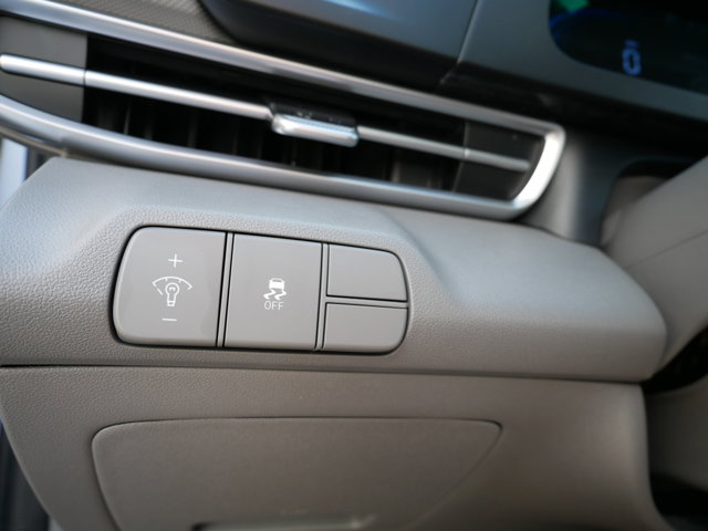 Vehicle image 15 of 22