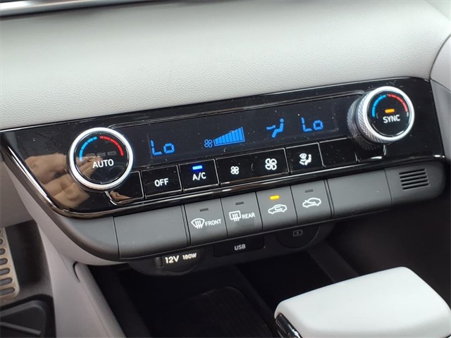 2025 Hyundai Elantra SEL Sport Image 14 of 19