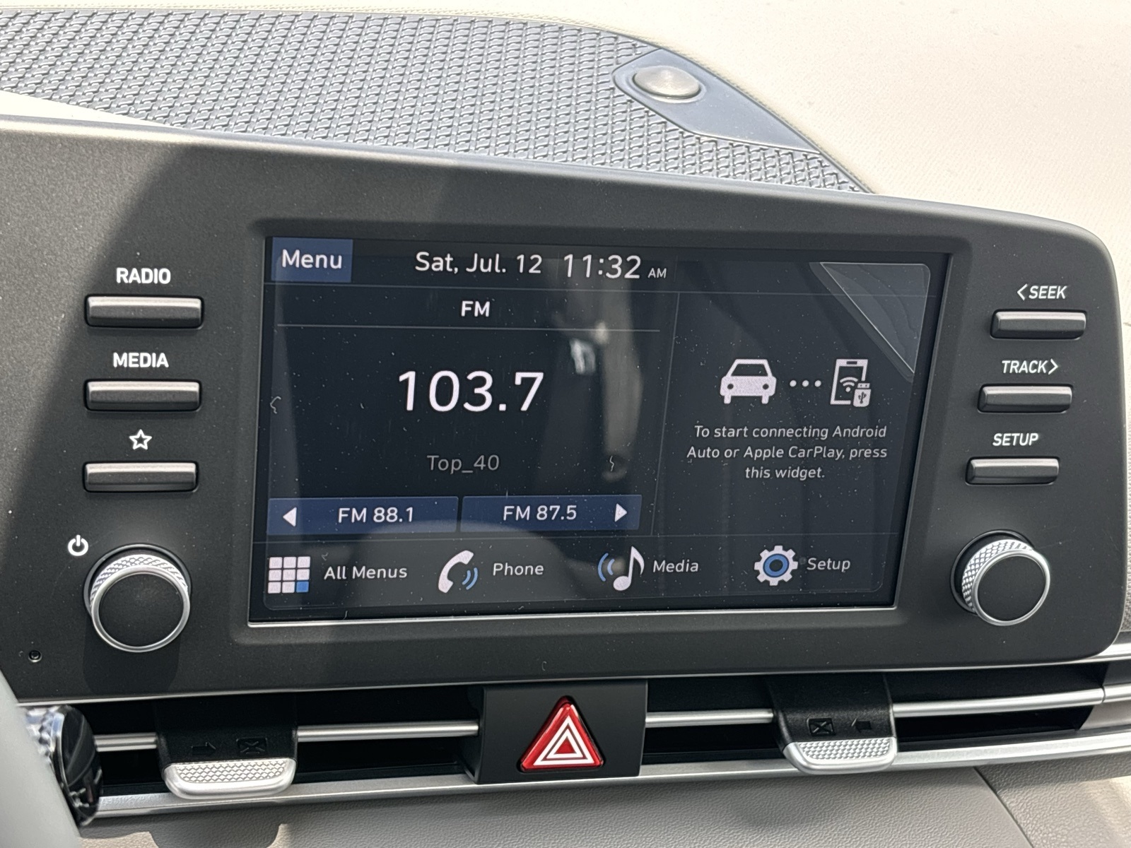 2025 Hyundai Elantra SEL Sport Image 16 of 23