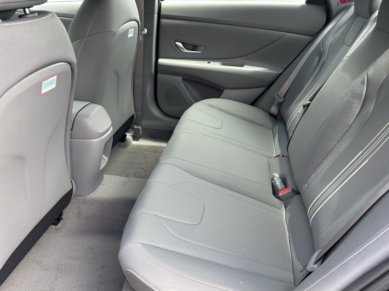 2025 Hyundai Elantra SEL Sport Image 11 of 23