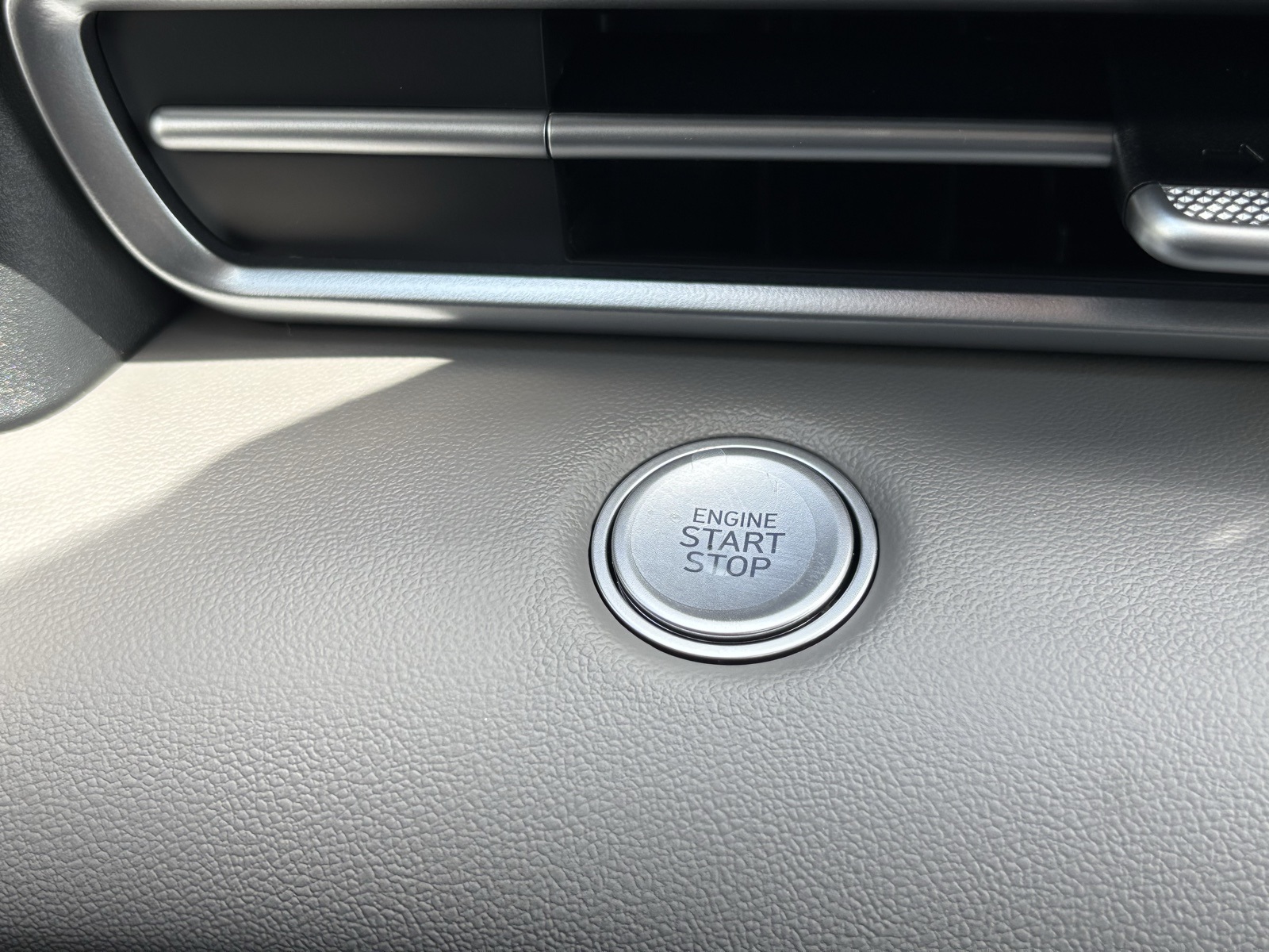 2025 Hyundai Elantra SEL Sport Image 22 of 23