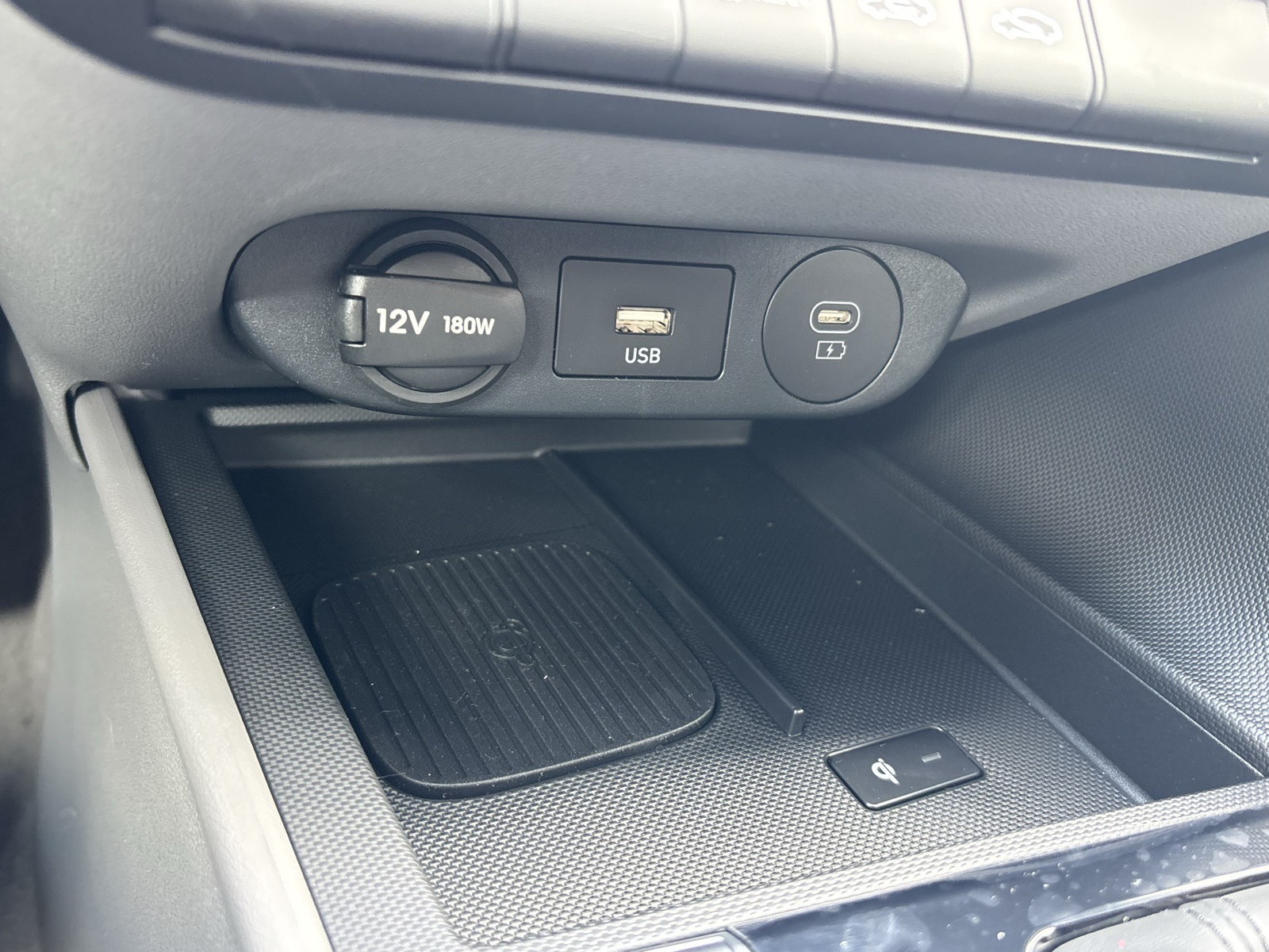 2025 Hyundai Elantra SEL Sport Image 10 of 23