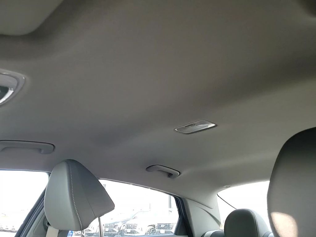 2025 Hyundai Elantra SEL Sport Image 20 of 24