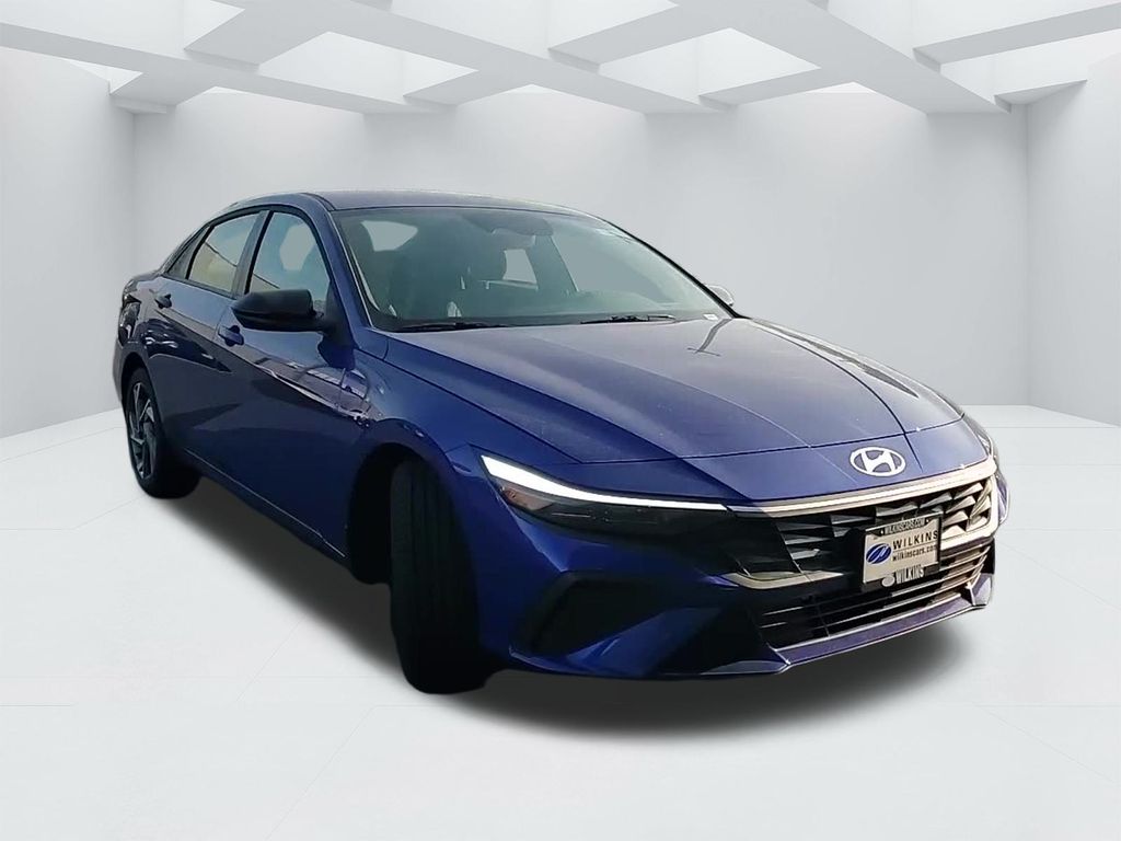 2025 Hyundai Elantra SEL Sport Image 6 of 24