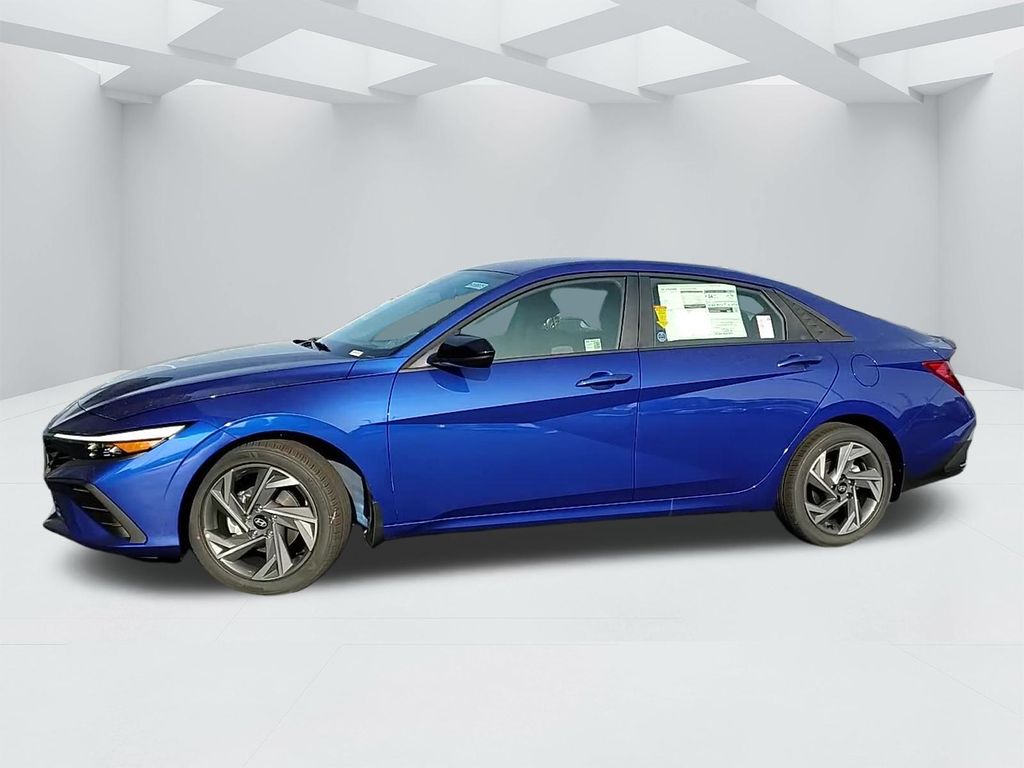 2025 Hyundai Elantra SEL Sport Image 3 of 24