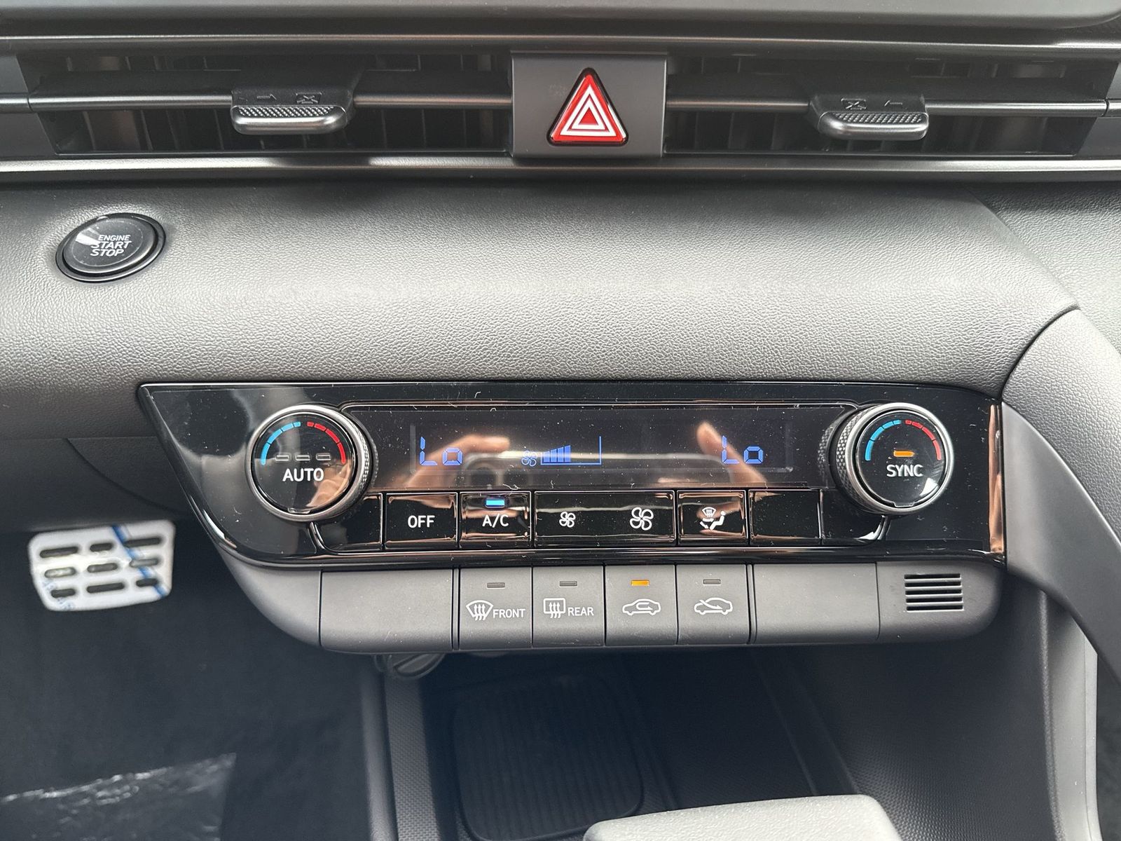 2025 Hyundai Elantra SEL Sport Image 24 of 25