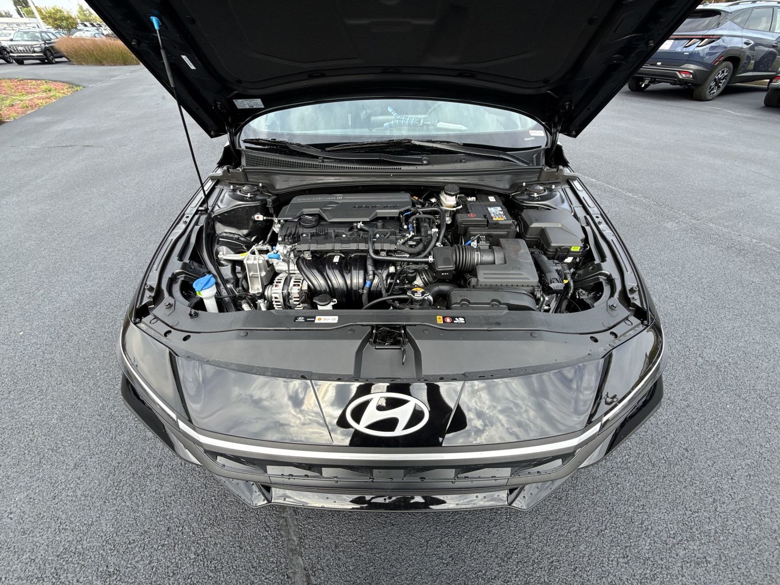 2025 Hyundai Elantra SEL Sport Image 12 of 25