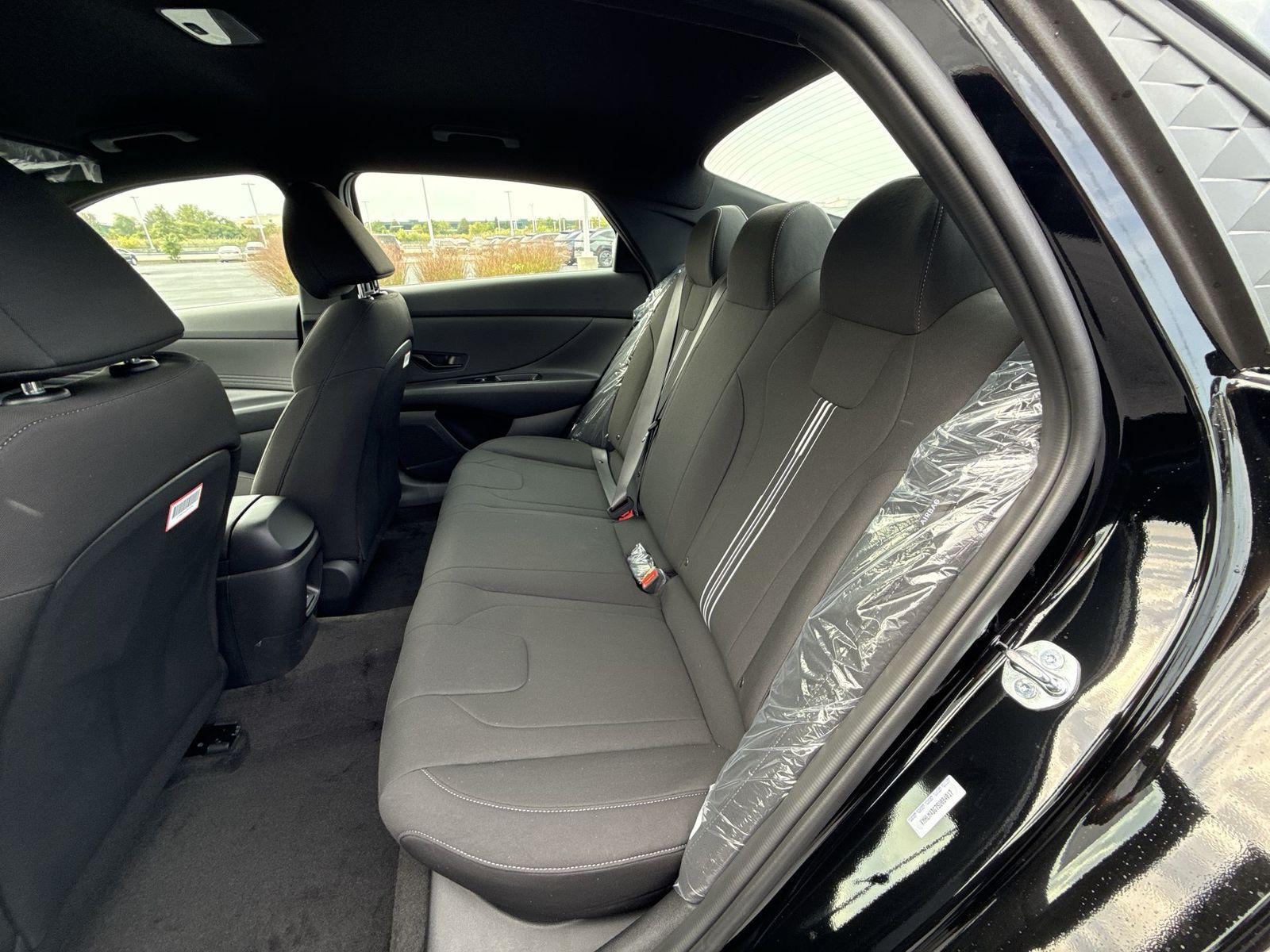 2025 Hyundai Elantra SEL Sport Image 14 of 25