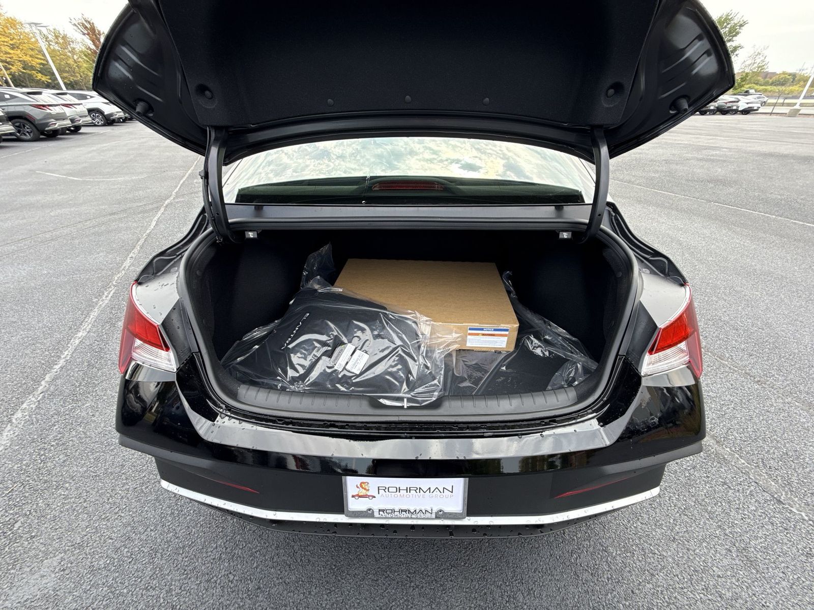 2025 Hyundai Elantra SEL Sport Image 13 of 25