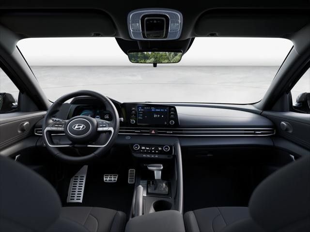 Vehicle image 13 of 19