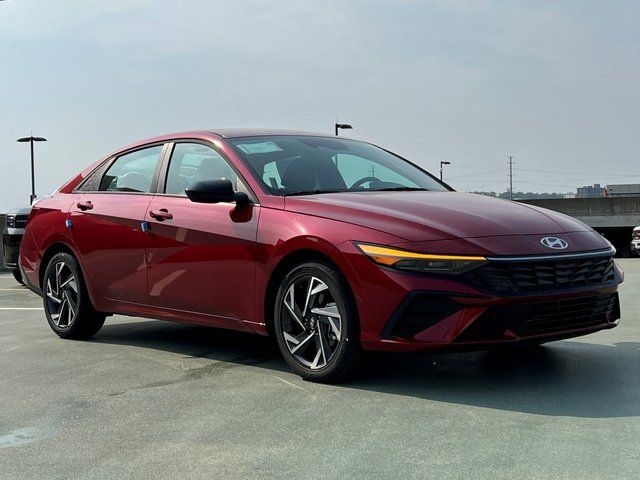 2025 Hyundai Elantra SEL Sport Image 3 of 15