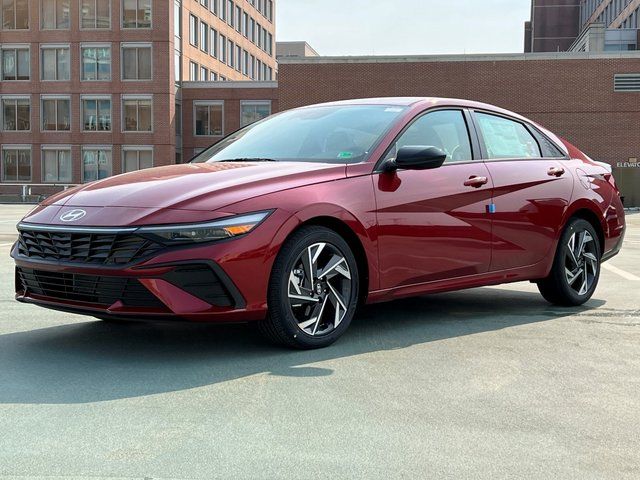 2025 Hyundai Elantra SEL Sport Image 1 of 15