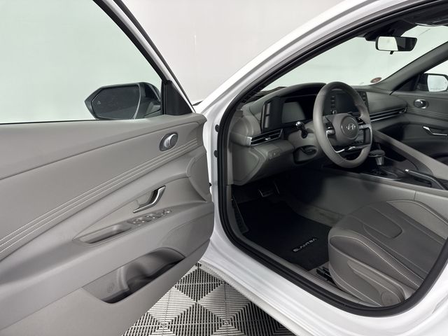 Vehicle image 23 of 45