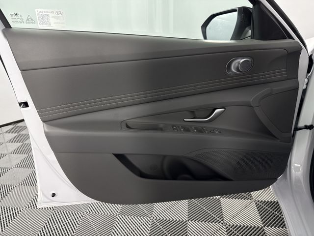 Vehicle image 40 of 45