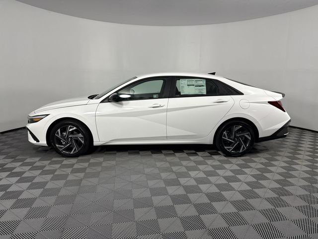 Vehicle image 19 of 45