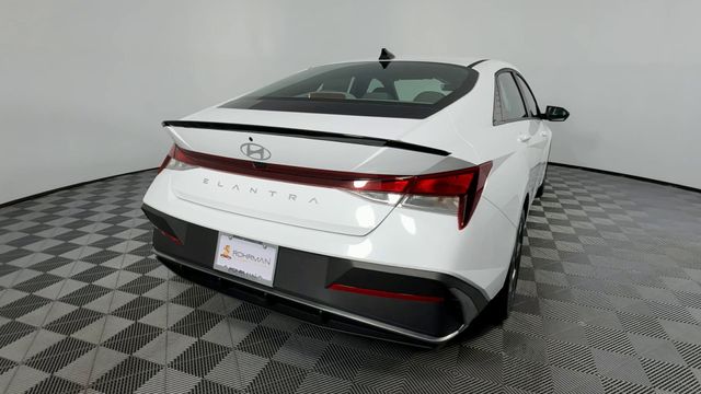 Vehicle image 14 of 45