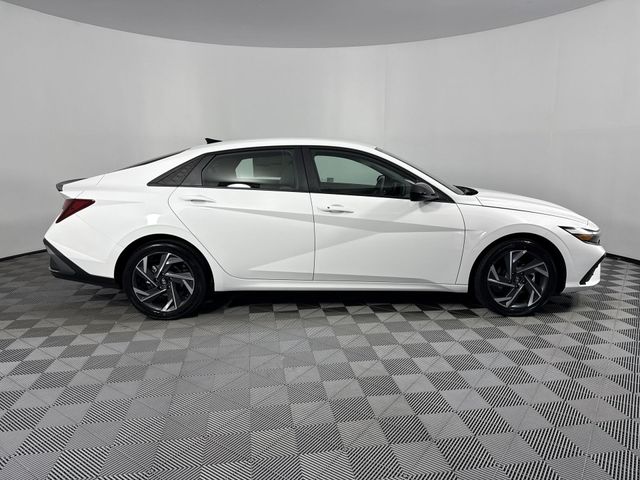Vehicle image 10 of 45