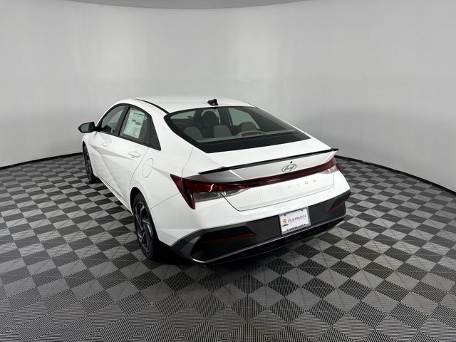 Vehicle image 17 of 45