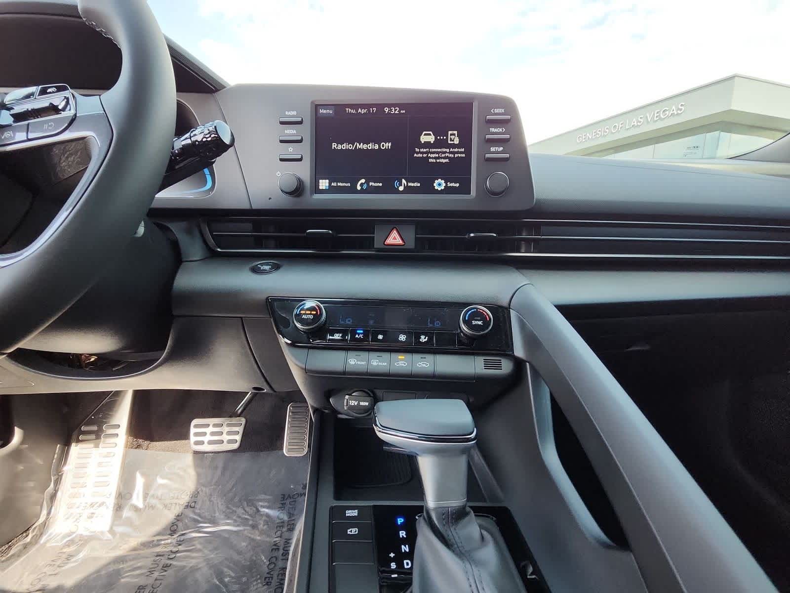 Vehicle image 19 of 27