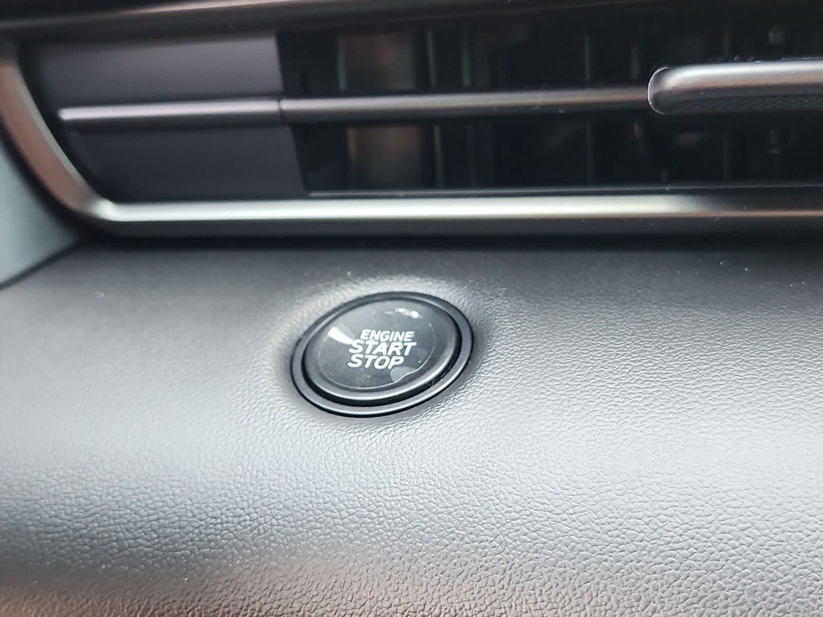 Vehicle image 25 of 27
