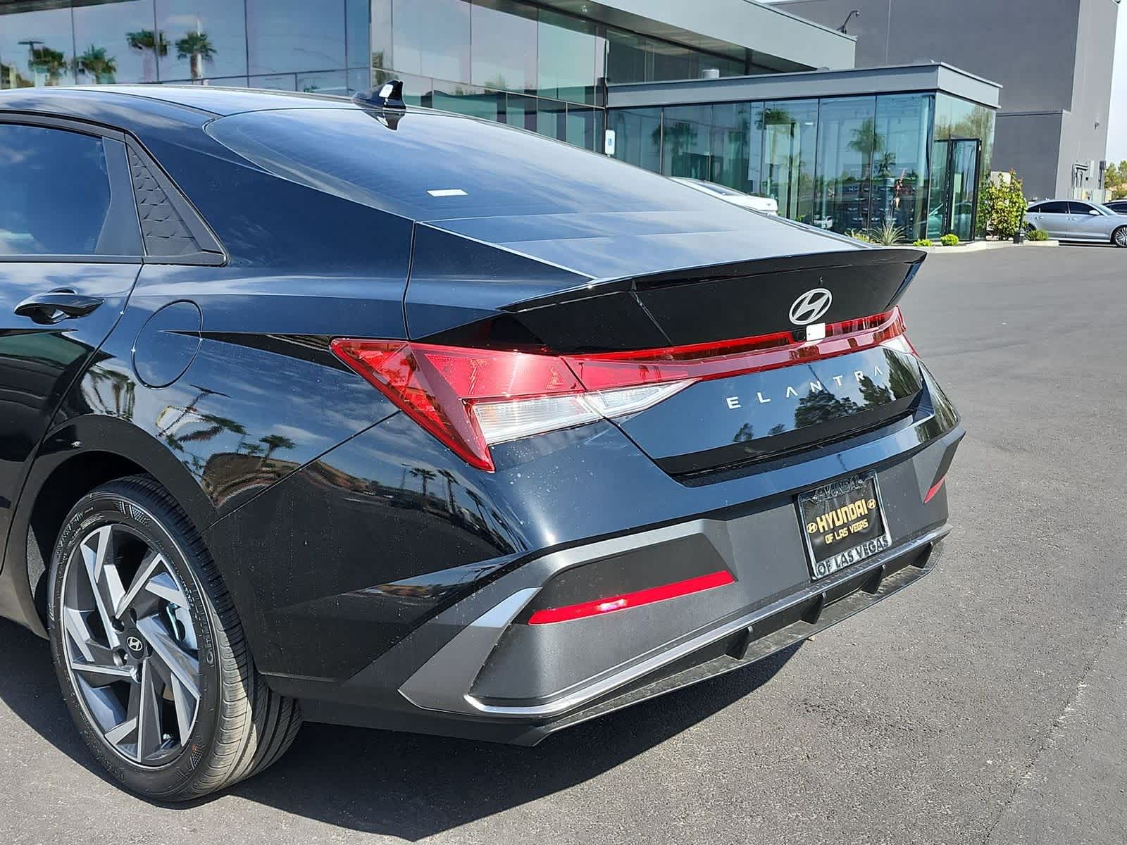 Vehicle image 10 of 27