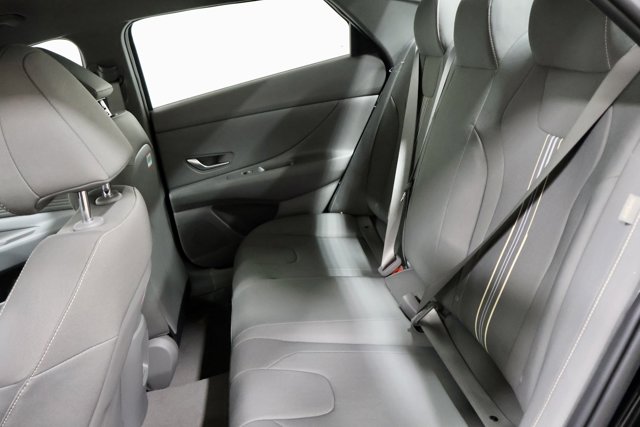 Vehicle image 10 of 30