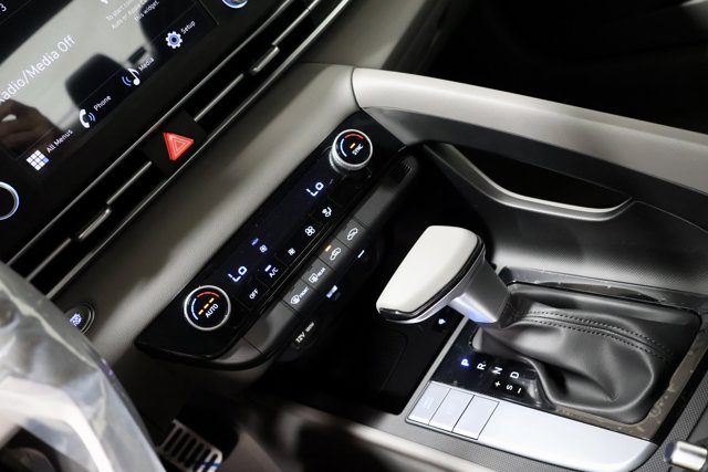 Vehicle image 21 of 30