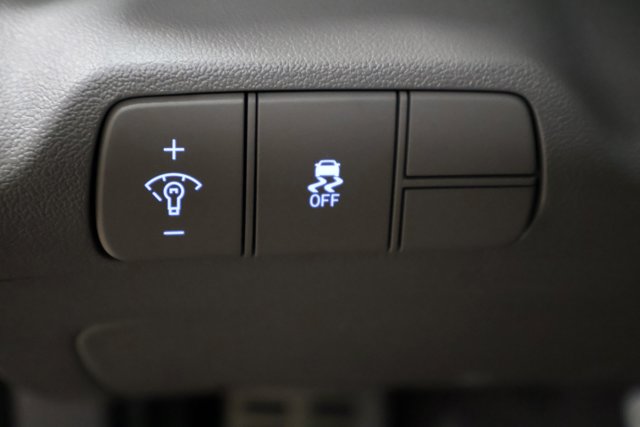 Vehicle image 13 of 30