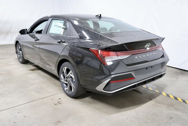 Vehicle image 4 of 30