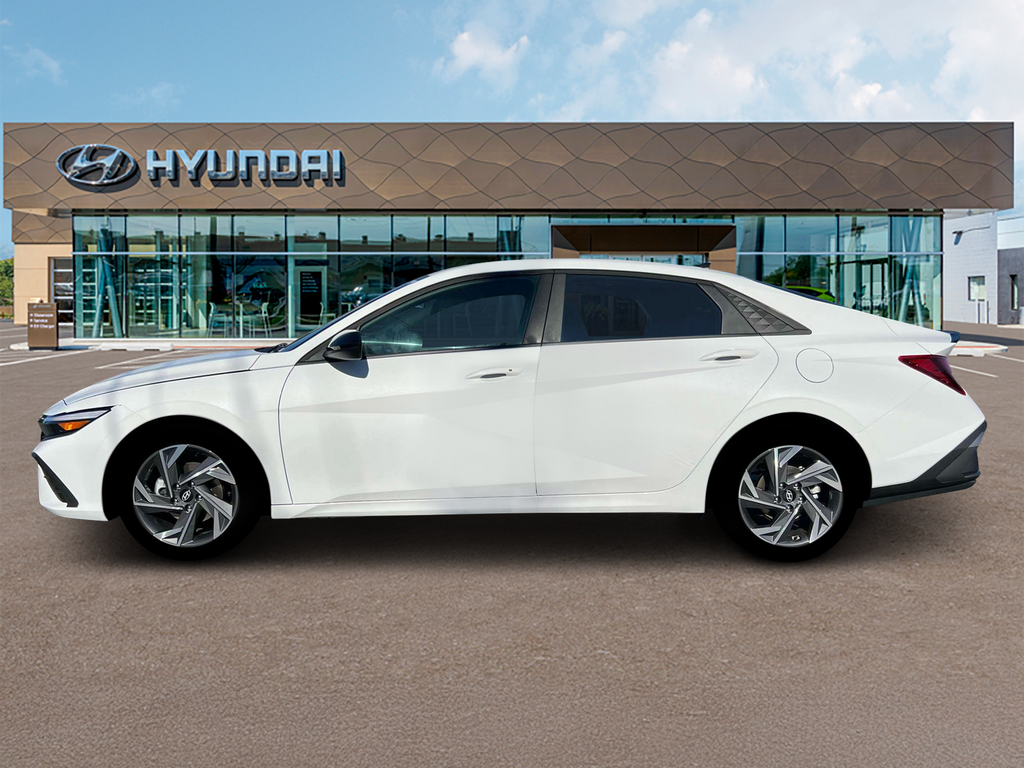 2025 Hyundai Elantra SEL Sport Image 12 of 19