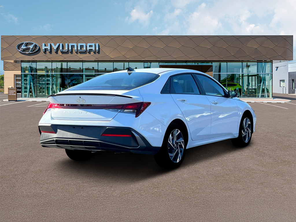 2025 Hyundai Elantra SEL Sport Image 7 of 19