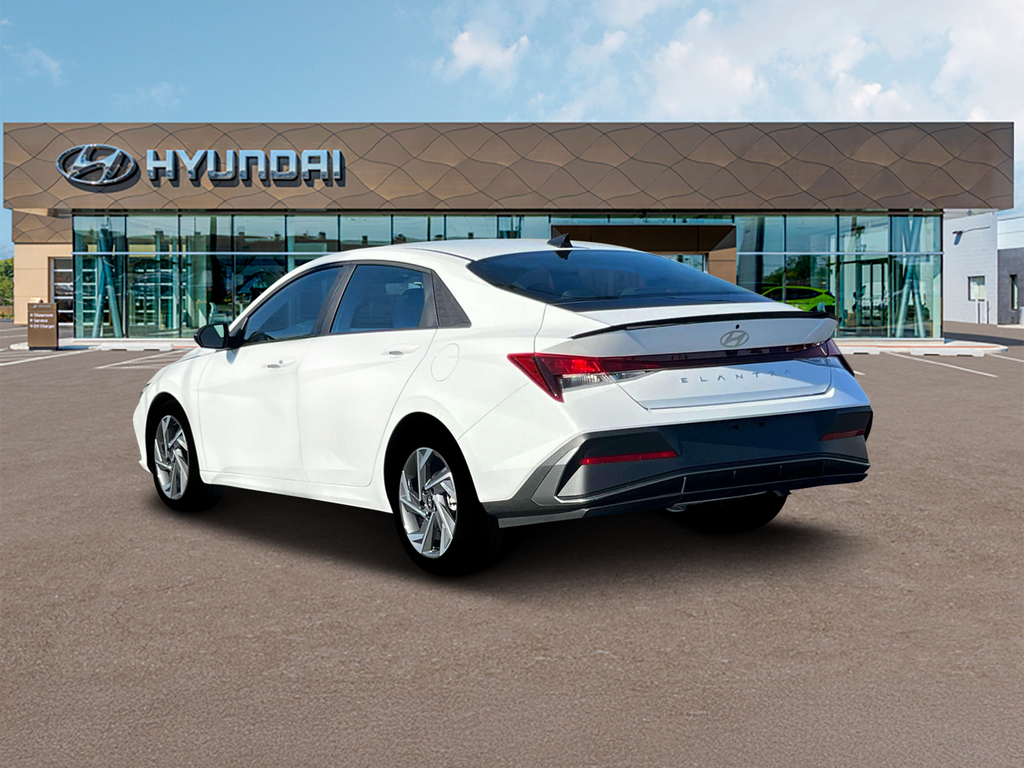 2025 Hyundai Elantra SEL Sport Image 11 of 19