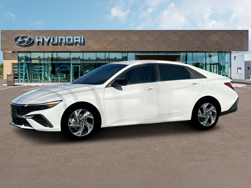 2025 Hyundai Elantra SEL Sport Image 2 of 19