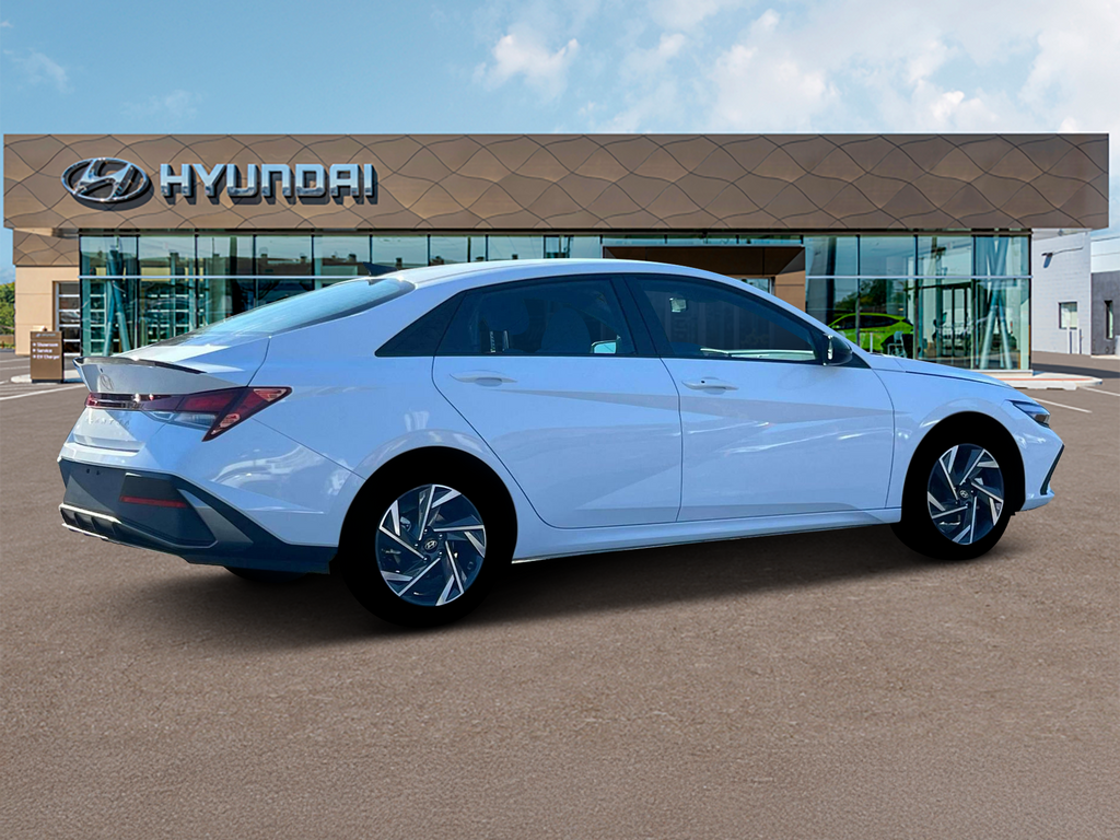 2025 Hyundai Elantra SEL Sport Image 8 of 19